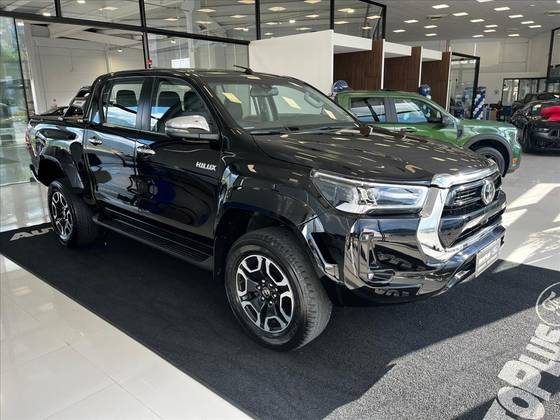 TOYOTA HILUX 2.8 D-4D TURBO DIESEL CD SRV 4X4 AUTOMÁTICO